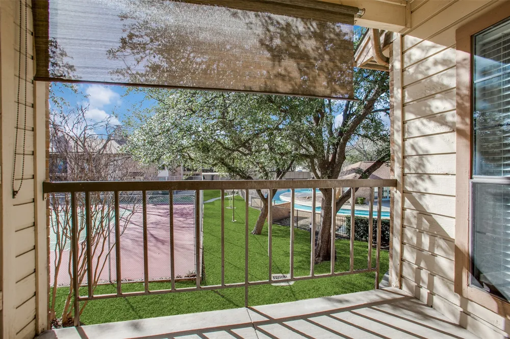 16301 Ledgemont Lane #202 Addison, TX 75001