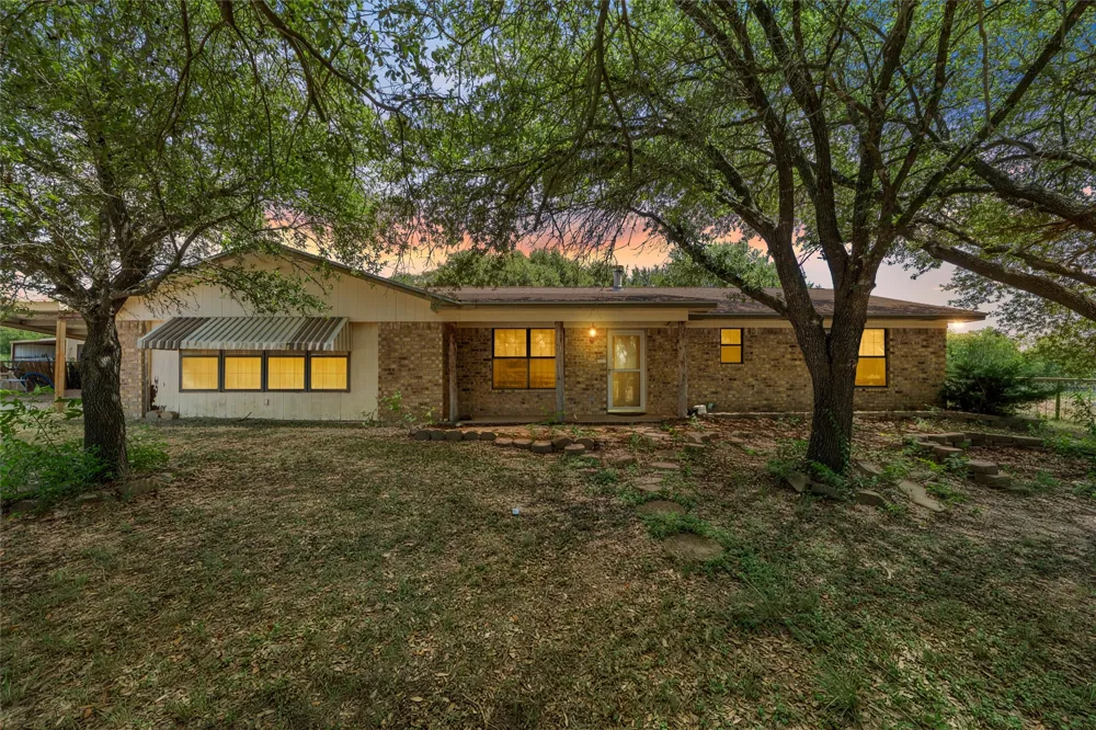 429 Wildwood Trail Robinson, TX 76655