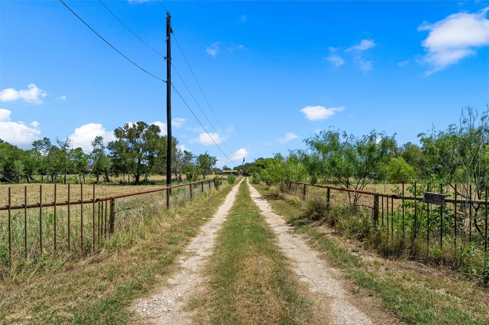 429 Wildwood Trail Robinson, TX 76655