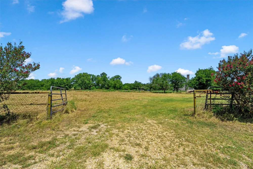 429 Wildwood Trail Robinson, TX 76655