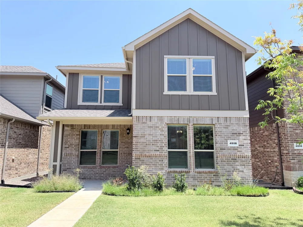 4808 Sparkling Pathway Haltom City, TX 76117