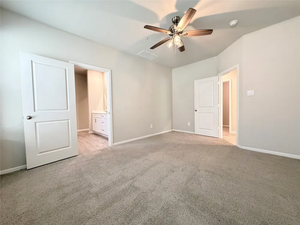 4808 Sparkling Pathway Haltom City, TX 76117