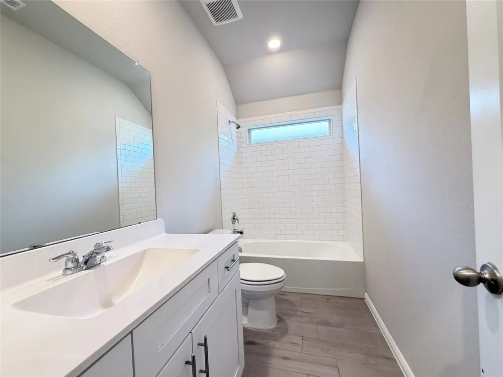 4808 Sparkling Pathway Haltom City, TX 76117