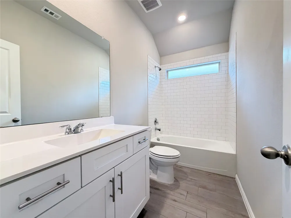 4808 Sparkling Pathway Haltom City, TX 76117
