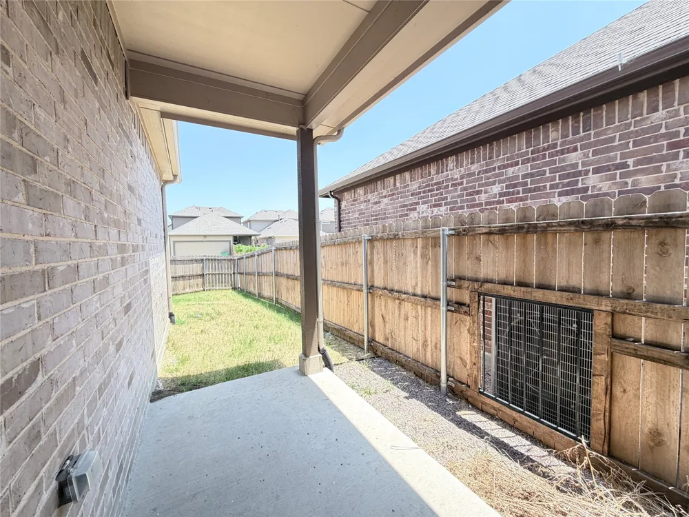4808 Sparkling Pathway Haltom City, TX 76117