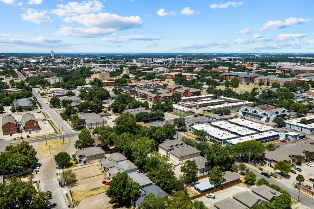 2101 S 7th Street Waco, TX 76706