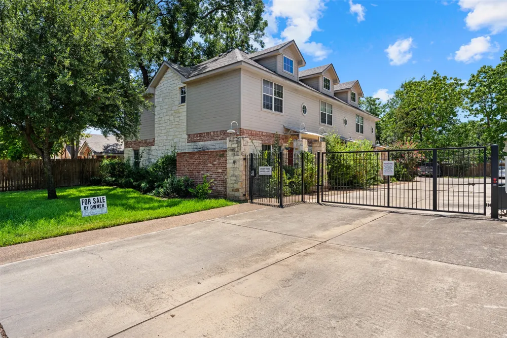 2101 S 7th Street Waco, TX 76706