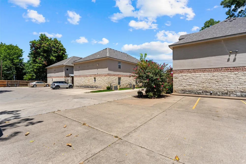 2101 S 7th Street Waco, TX 76706