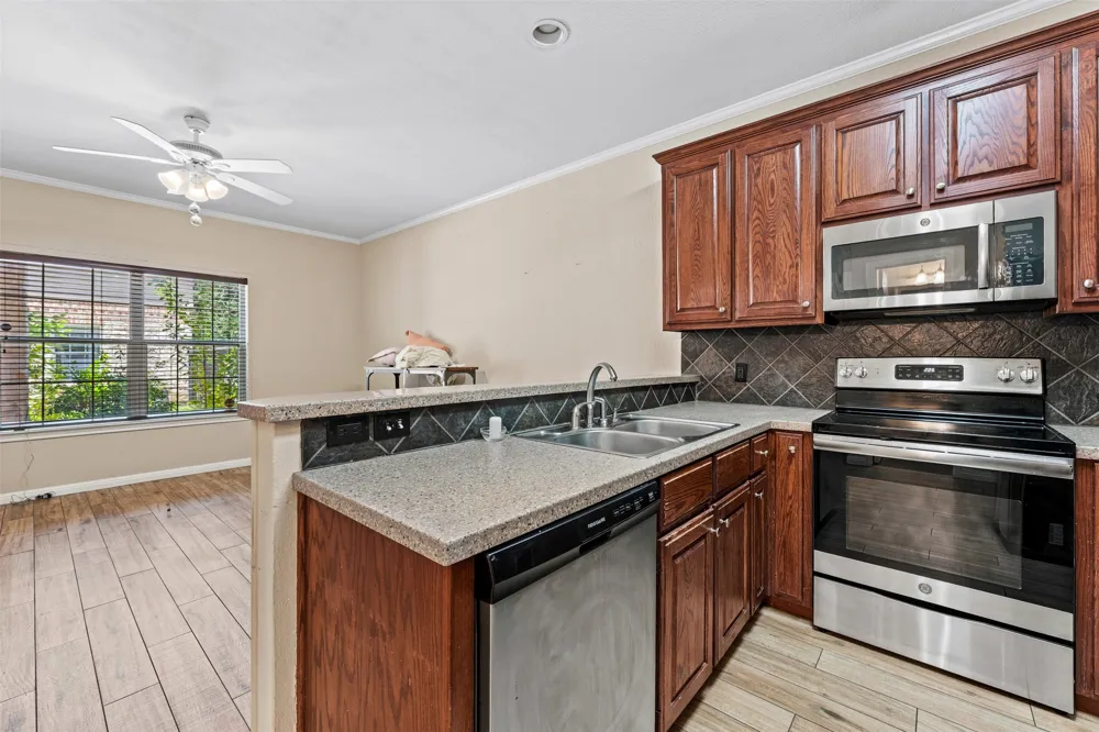 2101 S 7th Street Waco, TX 76706