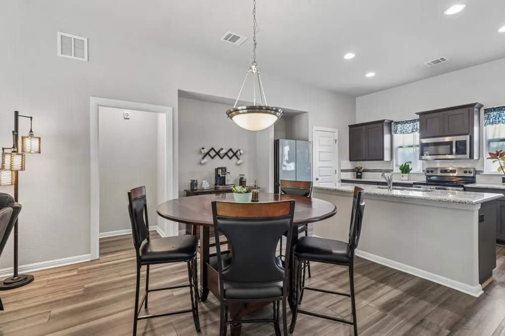 2701 Warren Cove Lago Vista, TX 78645