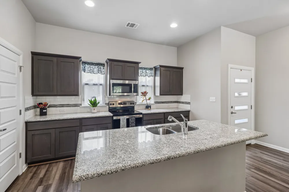 2701 Warren Cove Lago Vista, TX 78645