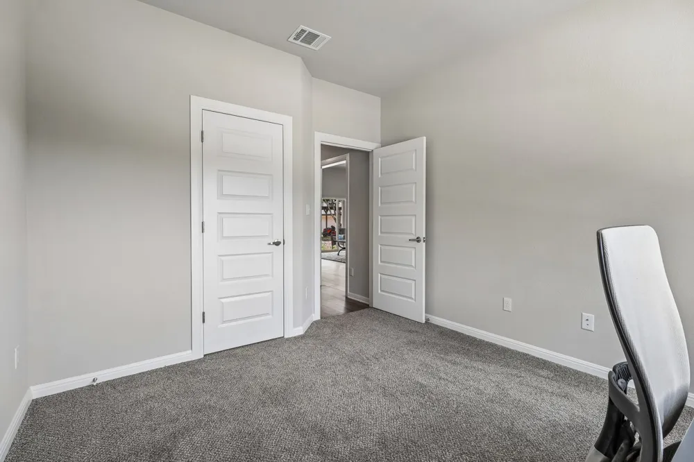 2701 Warren Cove Lago Vista, TX 78645