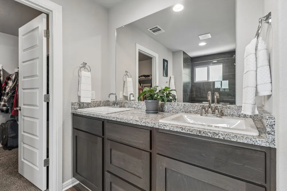 2701 Warren Cove Lago Vista, TX 78645