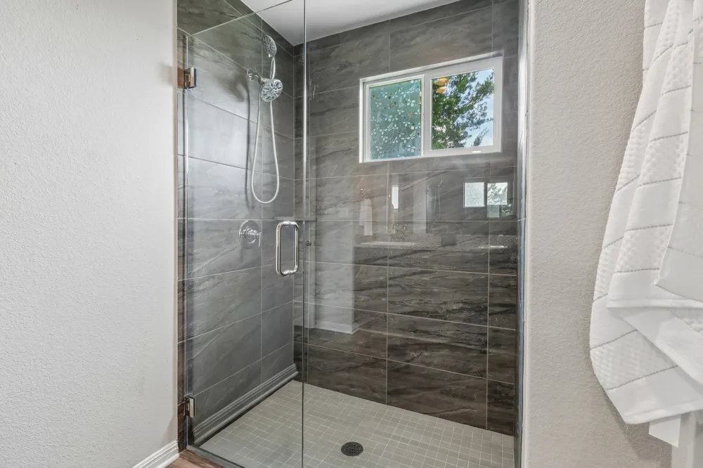 2701 Warren Cove Lago Vista, TX 78645