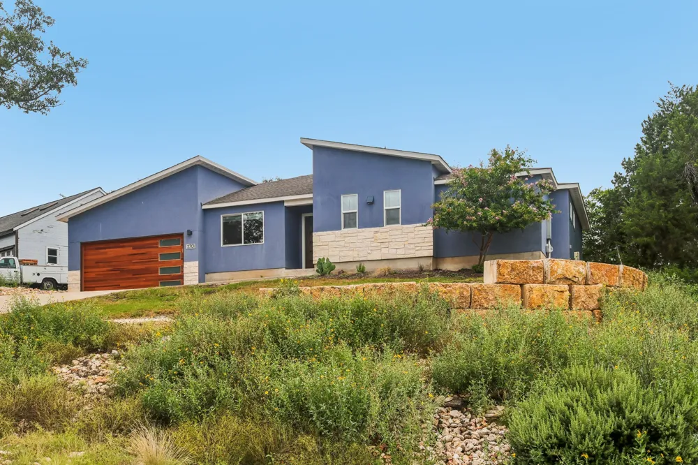 2701 Warren Cove Lago Vista, TX 78645
