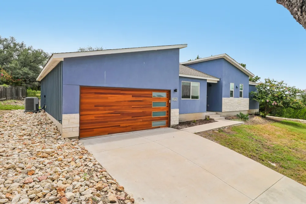2701 Warren Cove Lago Vista, TX 78645