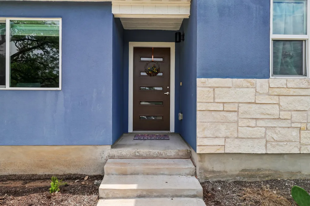 2701 Warren Cove Lago Vista, TX 78645