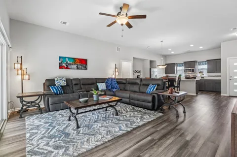 2701 Warren Cove