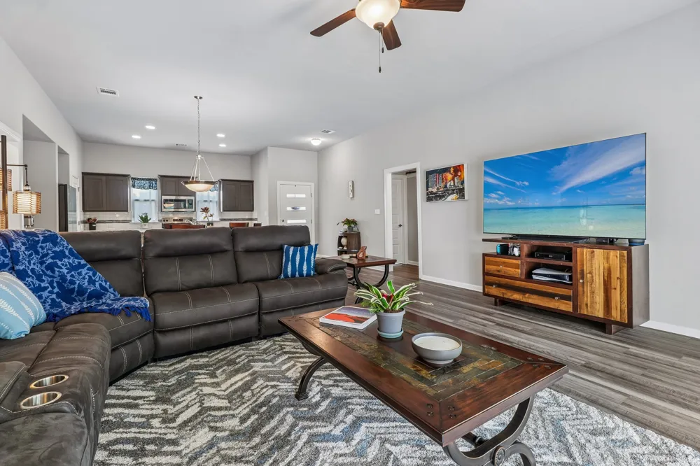2701 Warren Cove Lago Vista, TX 78645