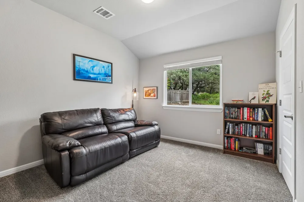 2701 Warren Cove Lago Vista, TX 78645