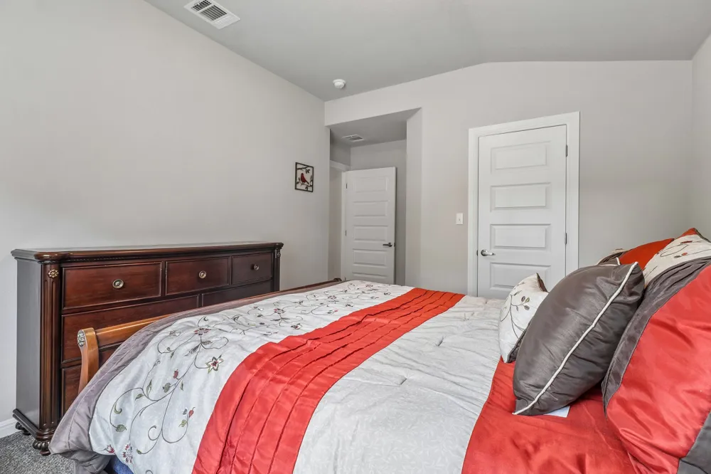 2701 Warren Cove Lago Vista, TX 78645