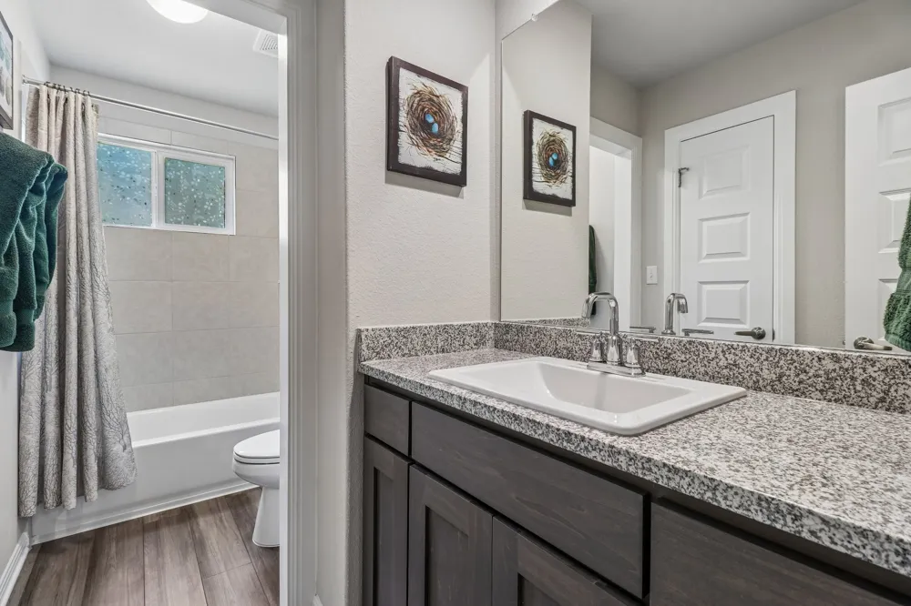 2701 Warren Cove Lago Vista, TX 78645