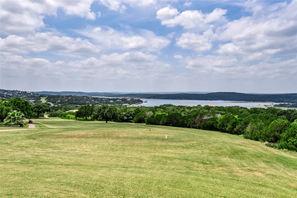 2701 Warren Cove Lago Vista, TX 78645