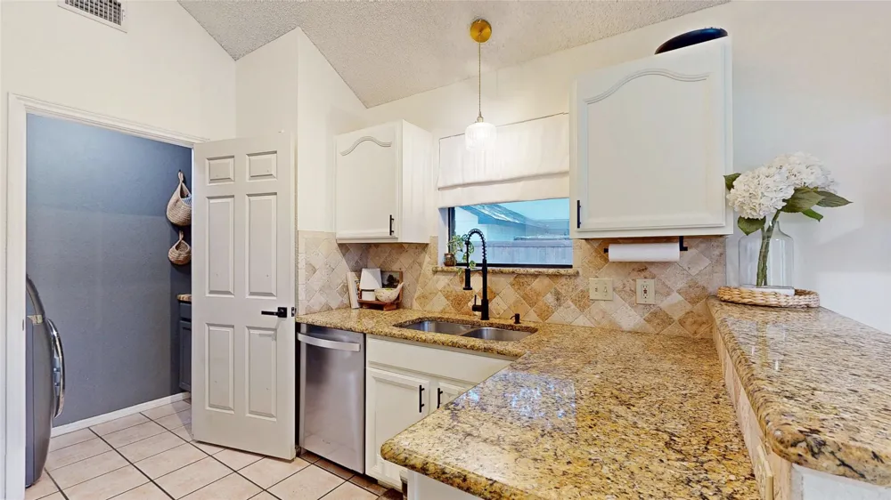 3321 Knob Oak Drive Grapevine, TX 76051