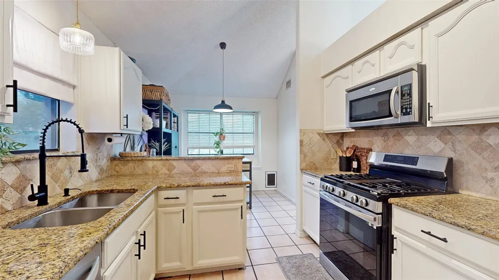 3321 Knob Oak Drive Grapevine, TX 76051