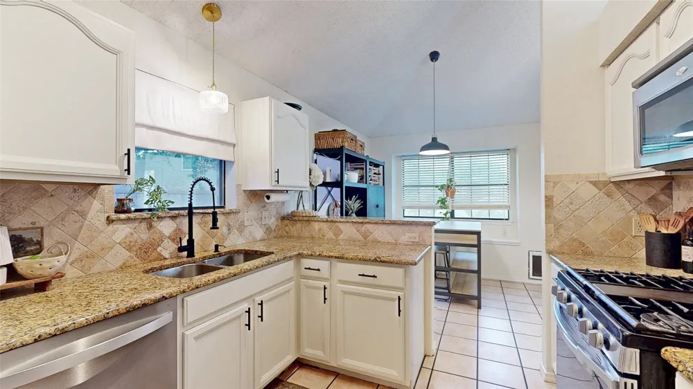 3321 Knob Oak Drive Grapevine, TX 76051
