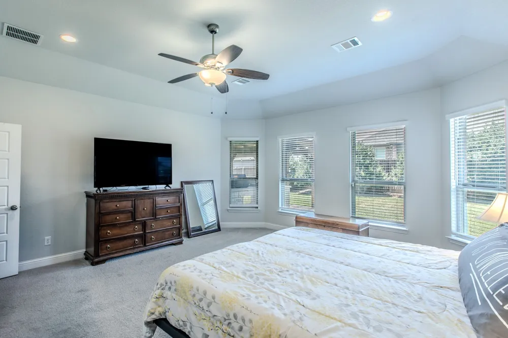 272 Big Creek Loop Hewitt, TX 76643
