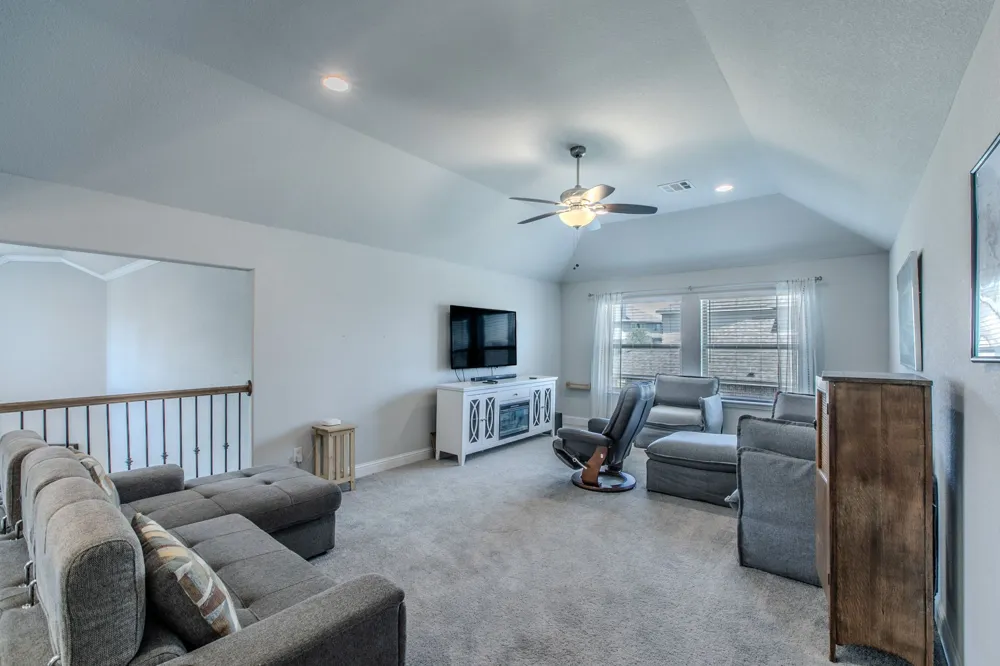 272 Big Creek Loop Hewitt, TX 76643