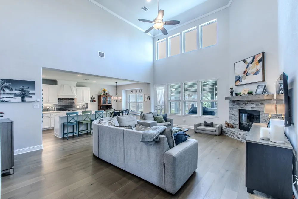 272 Big Creek Loop Hewitt, TX 76643