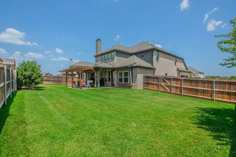 272 Big Creek Loop Hewitt, TX 76643