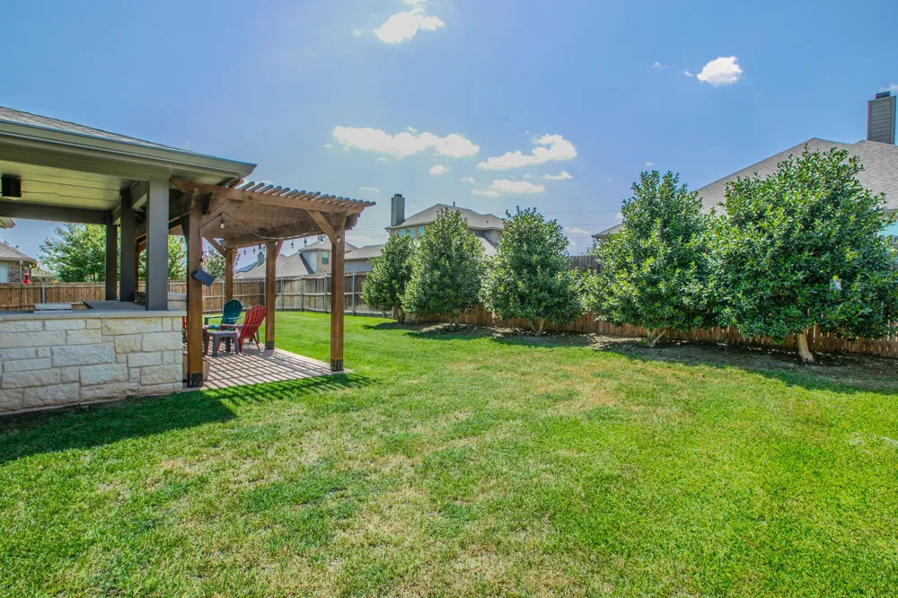 272 Big Creek Loop Hewitt, TX 76643