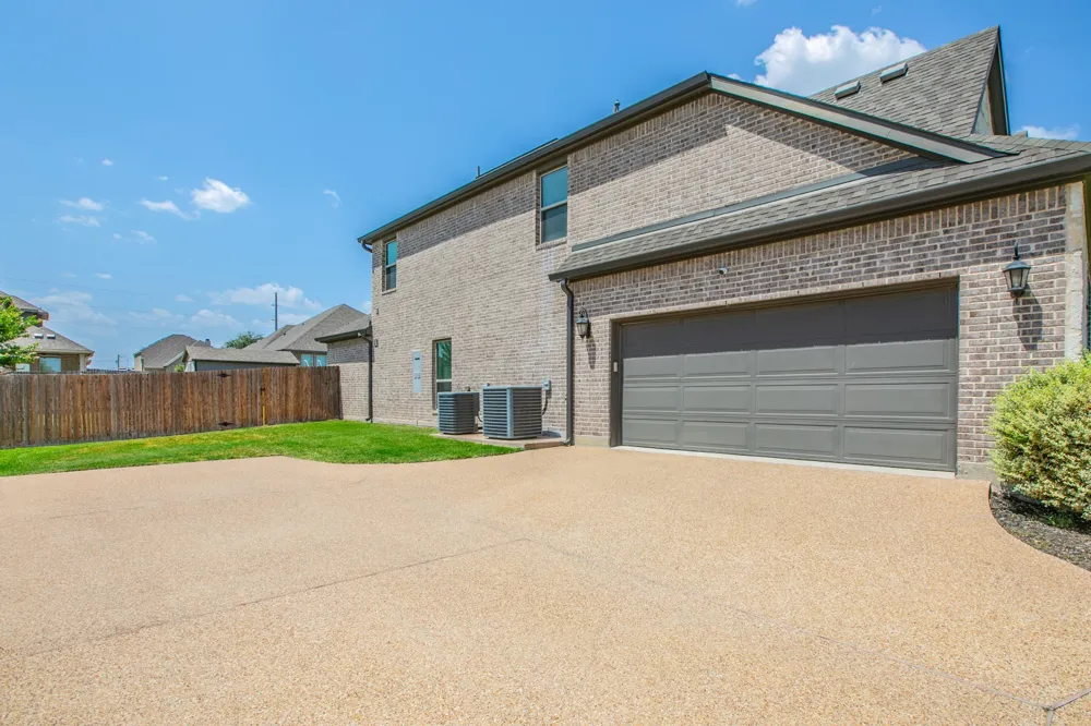 272 Big Creek Loop Hewitt, TX 76643