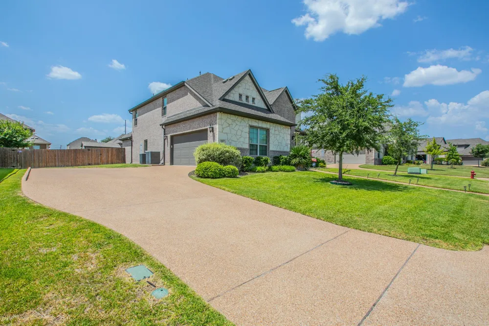 272 Big Creek Loop Hewitt, TX 76643
