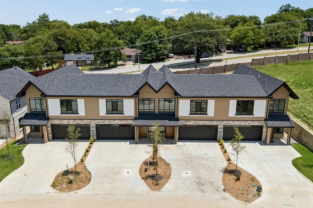 816 Premier Parkway Grand Prairie, TX 75051