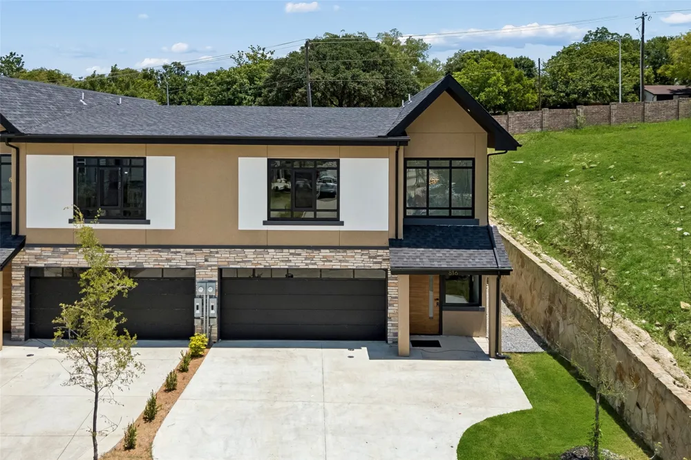 816 Premier Parkway Grand Prairie, TX 75051