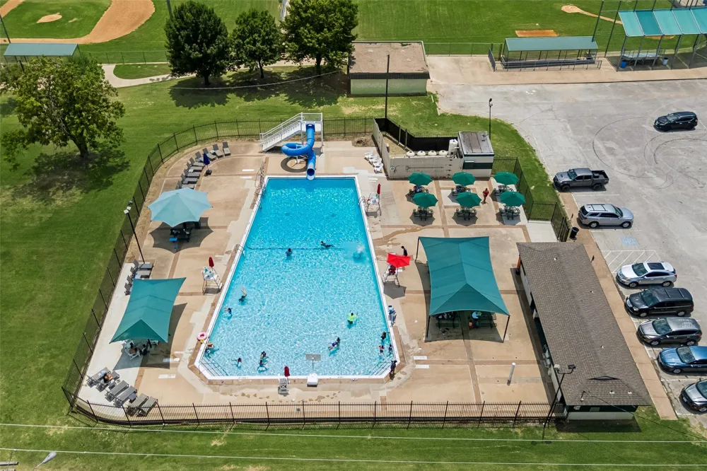 816 Premier Parkway Grand Prairie, TX 75051