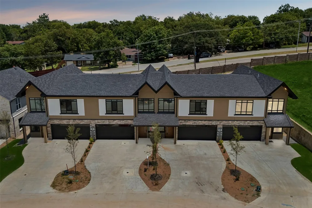 816 Premier Parkway Grand Prairie, TX 75051