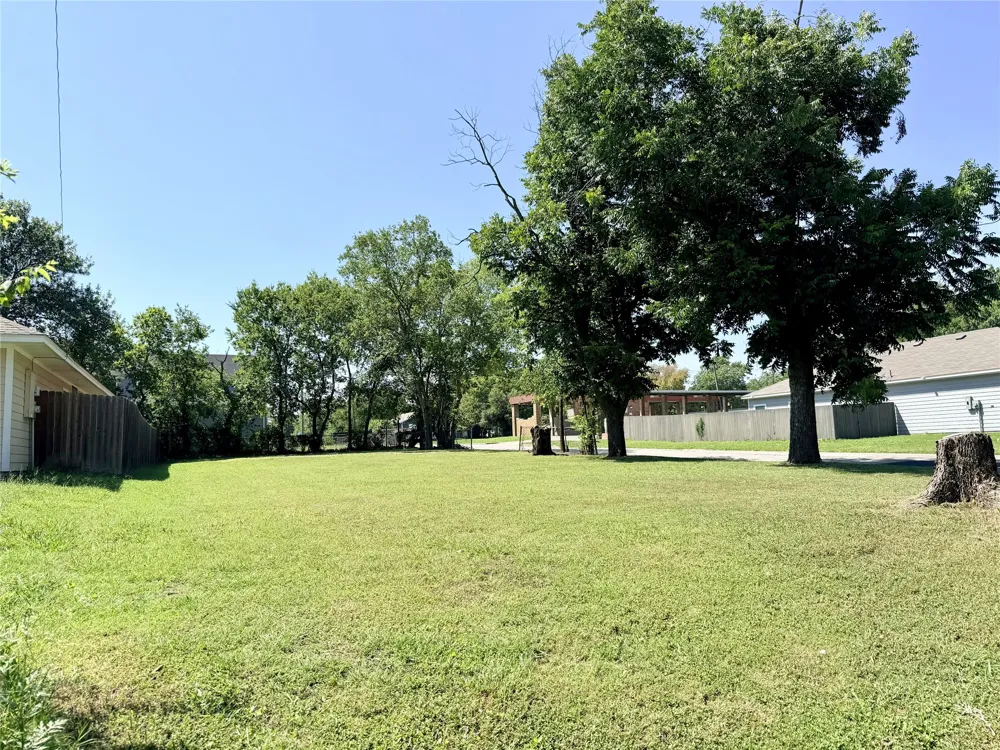 1301 E 6th Avenue Corsicana, TX 75110