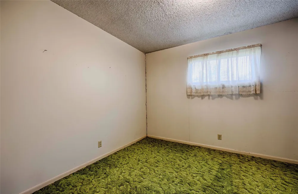 808 Herder Avenue Schulenburg, TX 78956