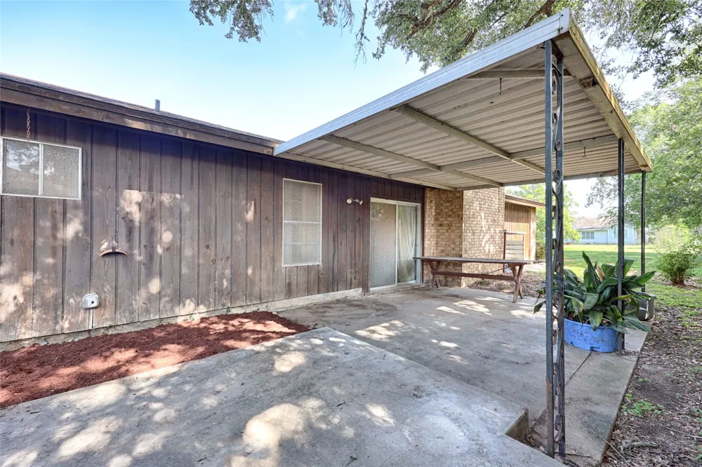 808 Herder Avenue Schulenburg, TX 78956