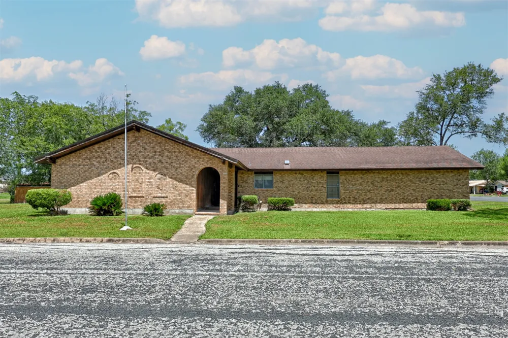 808 Herder Avenue Schulenburg, TX 78956