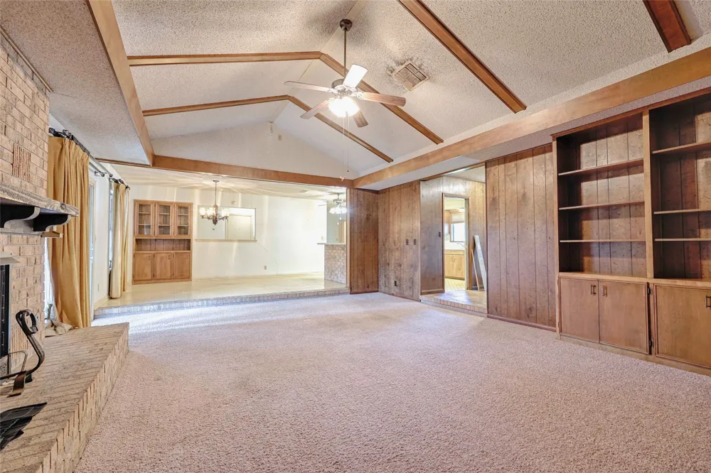 808 Herder Avenue Schulenburg, TX 78956
