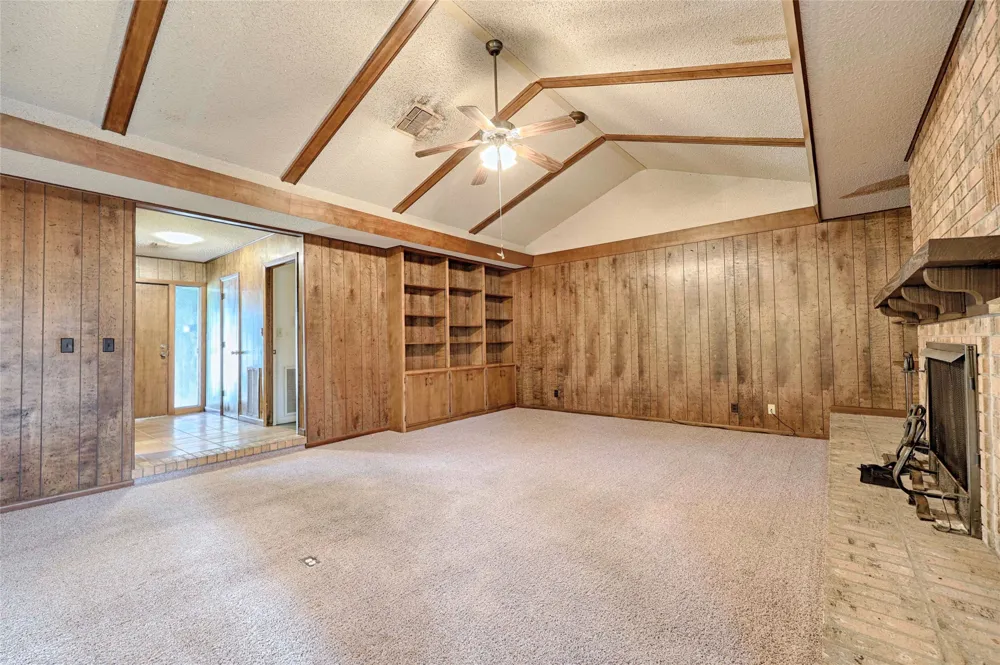 808 Herder Avenue Schulenburg, TX 78956