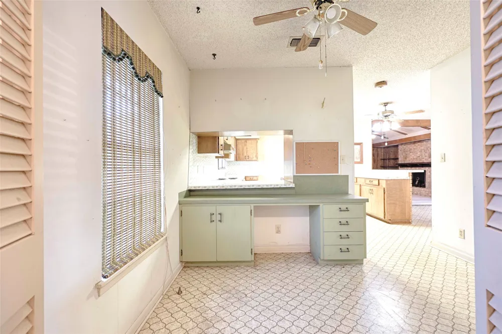 808 Herder Avenue Schulenburg, TX 78956