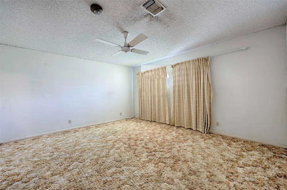808 Herder Avenue Schulenburg, TX 78956