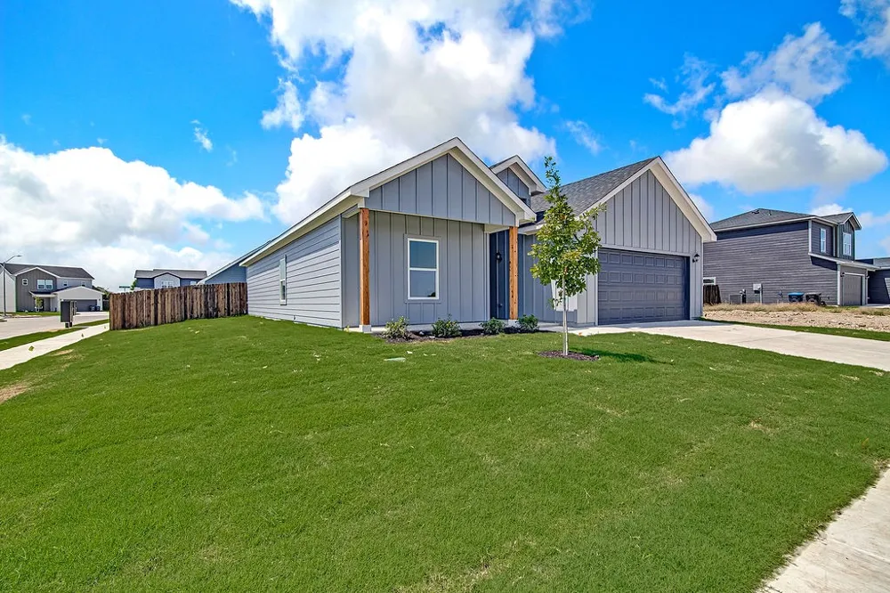 213 Marble Creek Drive Fort Worth, TX 76131